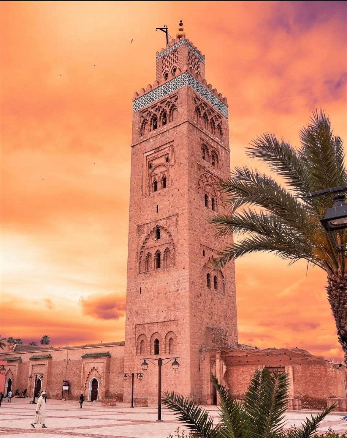 The iconic Koutoubia Mosque in Marrakech, Morocco, featuring its historic minaret and stunning Islamic architecture, a highlight of a Morocco Itinerary 14 Days.