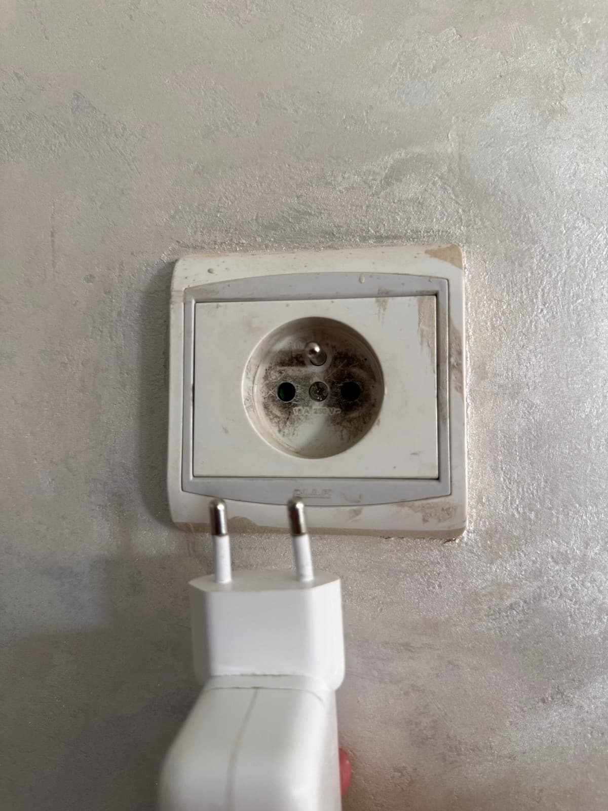 Morocco Plug and adapter for electrical outlets in Morocco